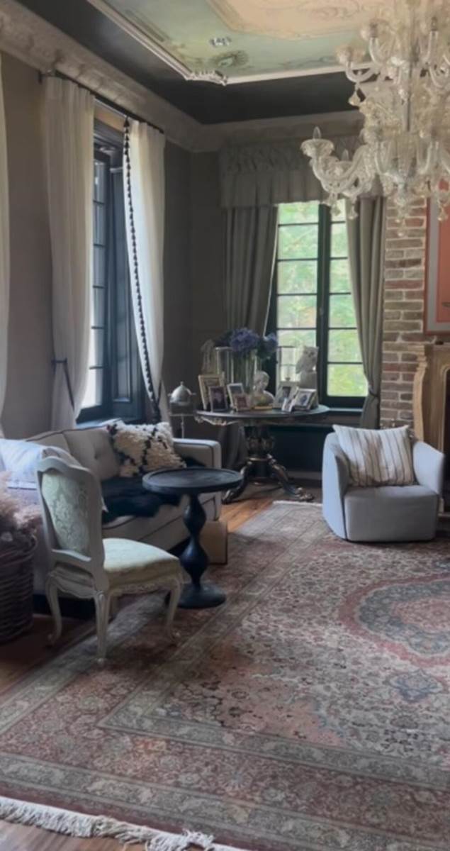 Dvorac Elene Karaman