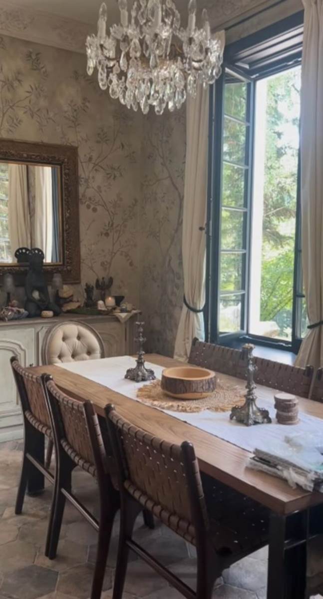 Dvorac Elene Karaman