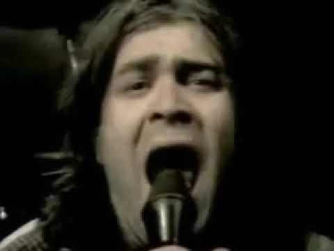 Bori Čorbi cepali majicu na koncertu, obezbeđenje ga ubolo u rame