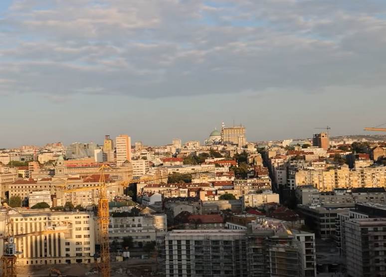 Stan Bake Praseta od 5 miliona evra i 420 kvadrata u Beogradu na vodi