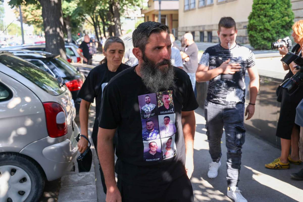 Ubica iz Mladenovca nije odgovorio roditeljima žrtava zašto im je pobio decu