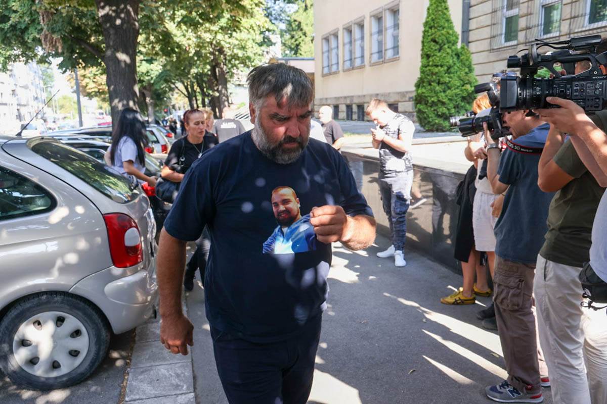 Ubica iz Mladenovca nije odgovorio roditeljima žrtava zašto im je pobio decu