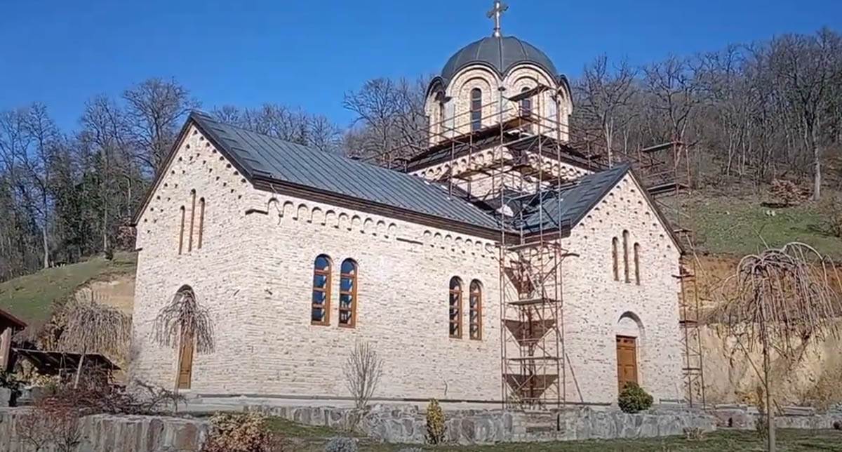 Manastir Bešenovo (3).jpg