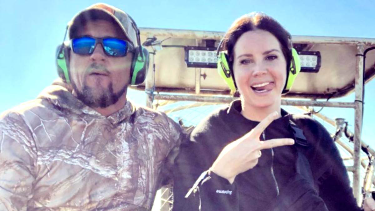 Lana Del Rej se udala pod šatorom pored močvare