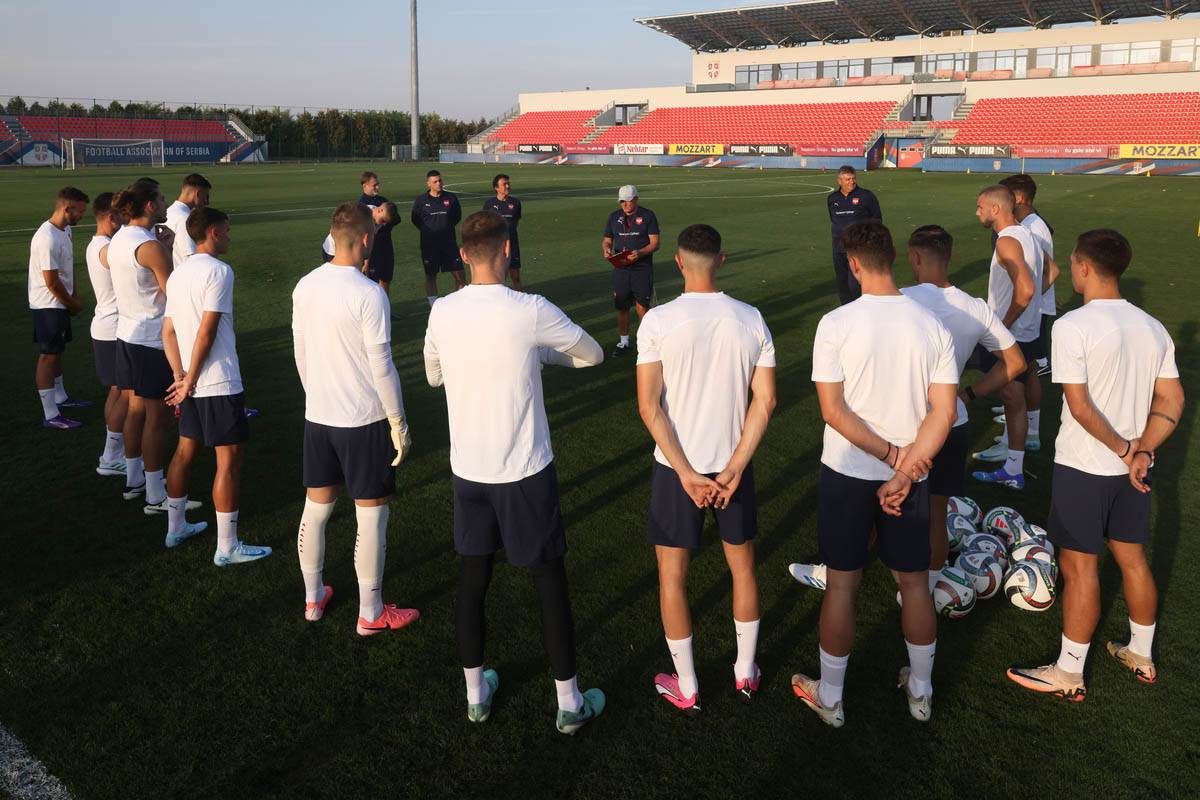 Fudbal, Srbija, trening (24).jpg