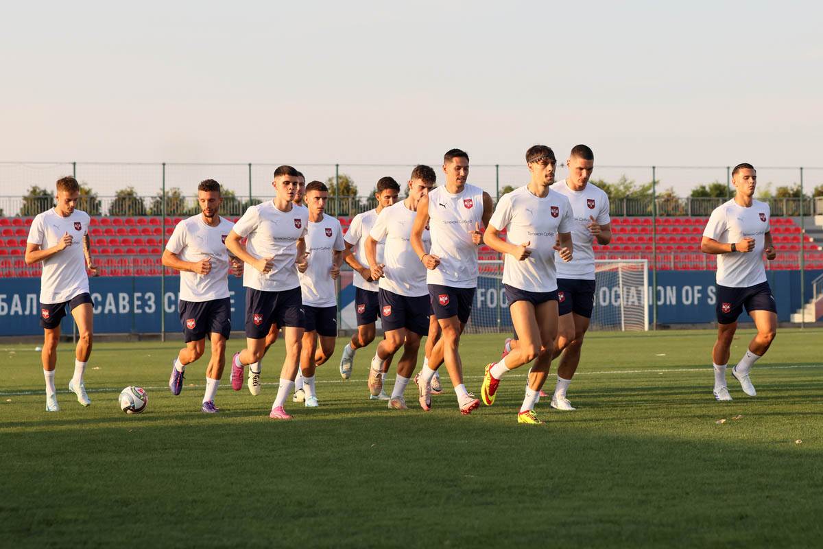Fudbal, Srbija, trening (26).jpg