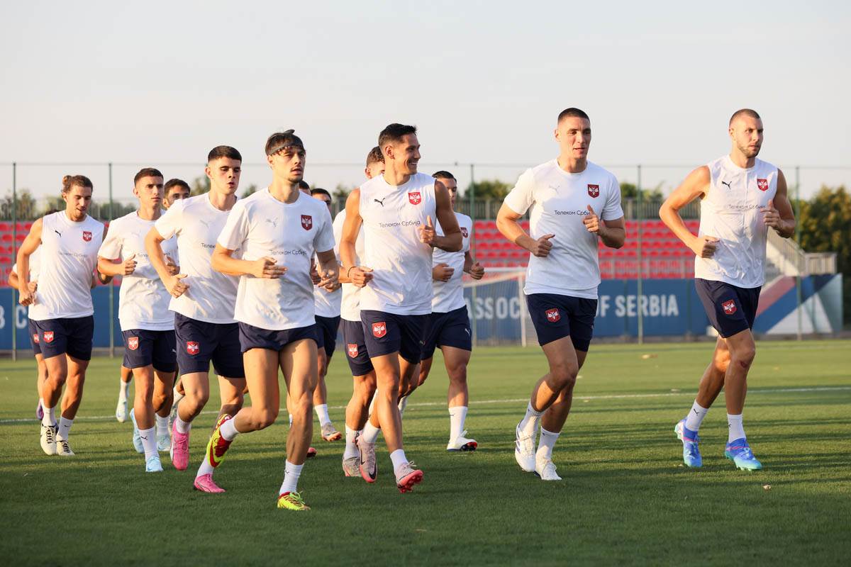 Fudbal, Srbija, trening (32).jpg
