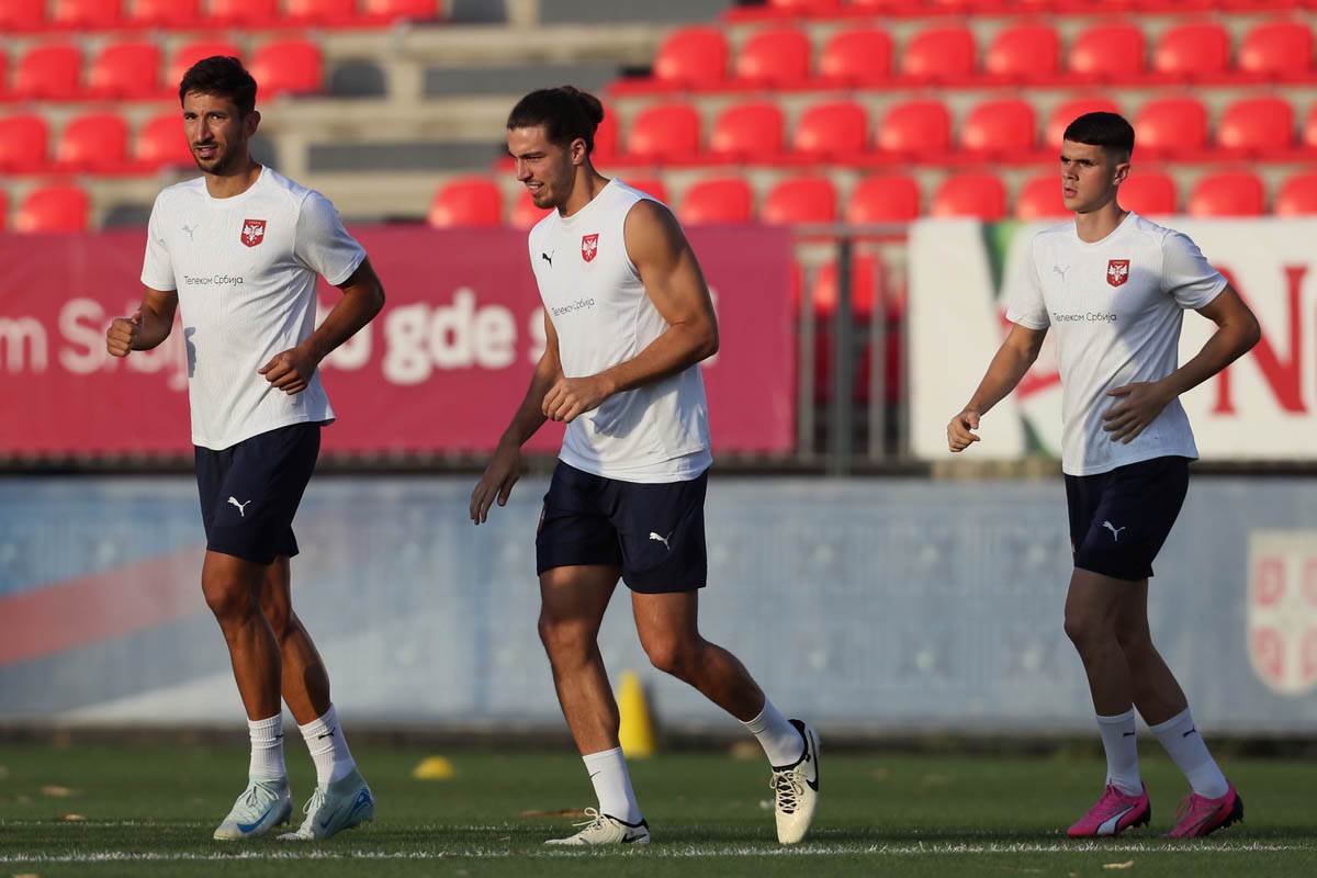 Fudbal, Srbija, trening (38).jpg