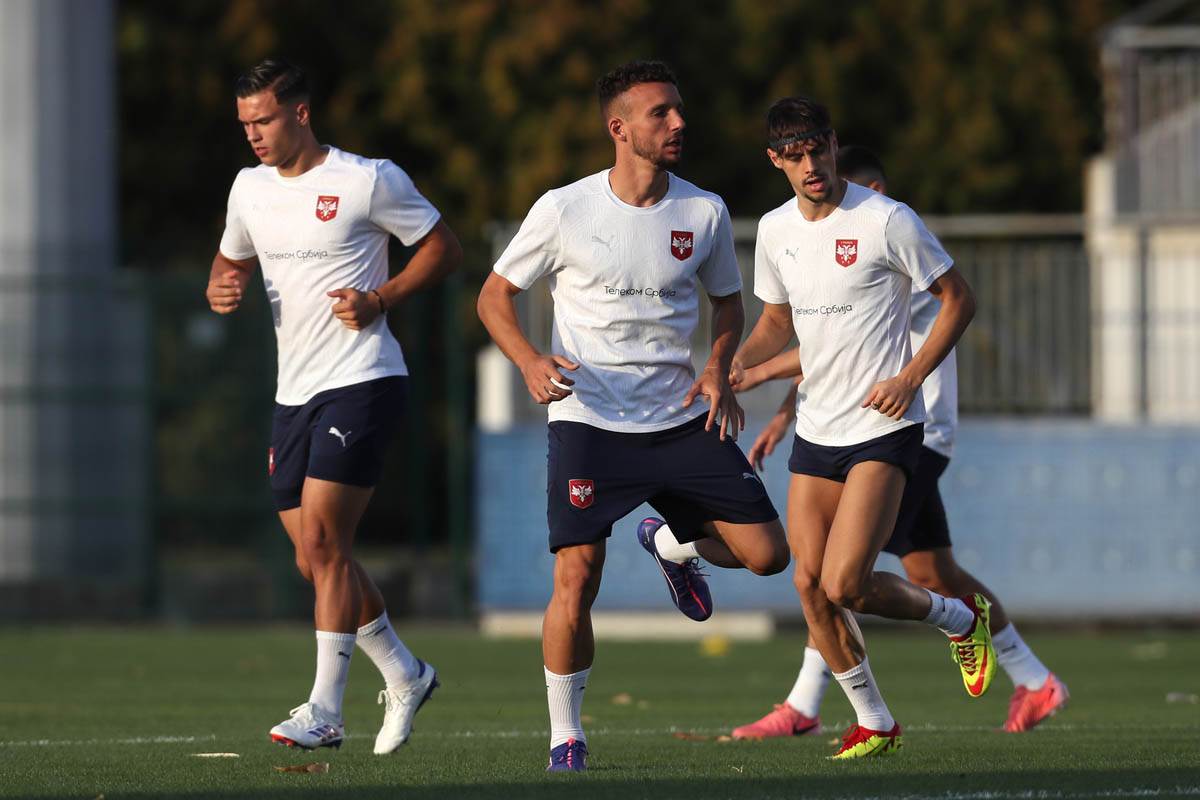 Fudbal, Srbija, trening (40).jpg