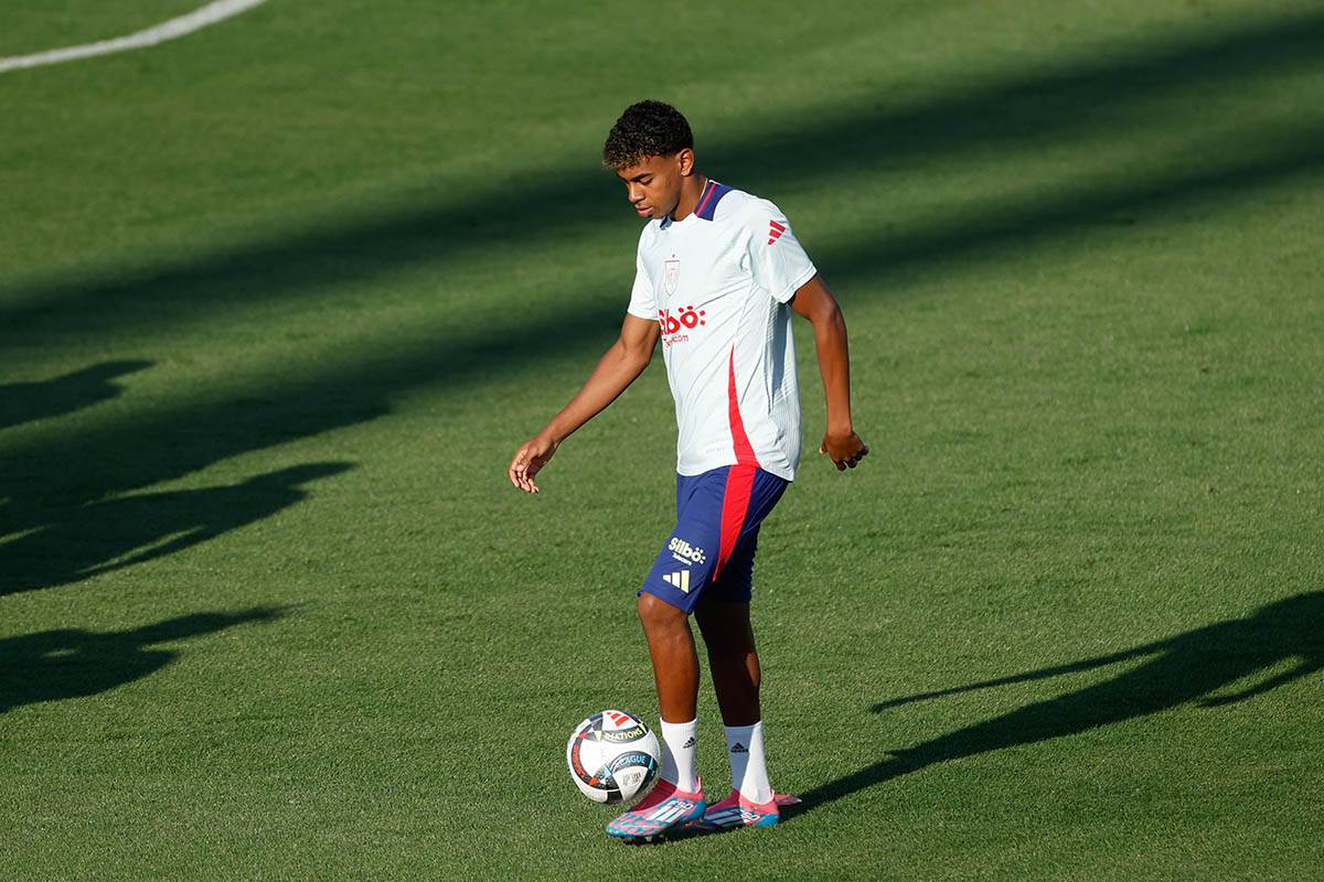 Fudbal, Španija, trening (6).jpg