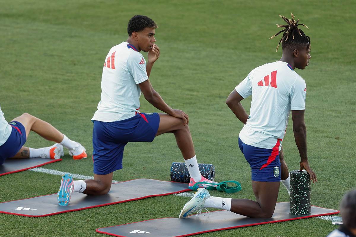 Fudbal, Španija, trening (8).jpg