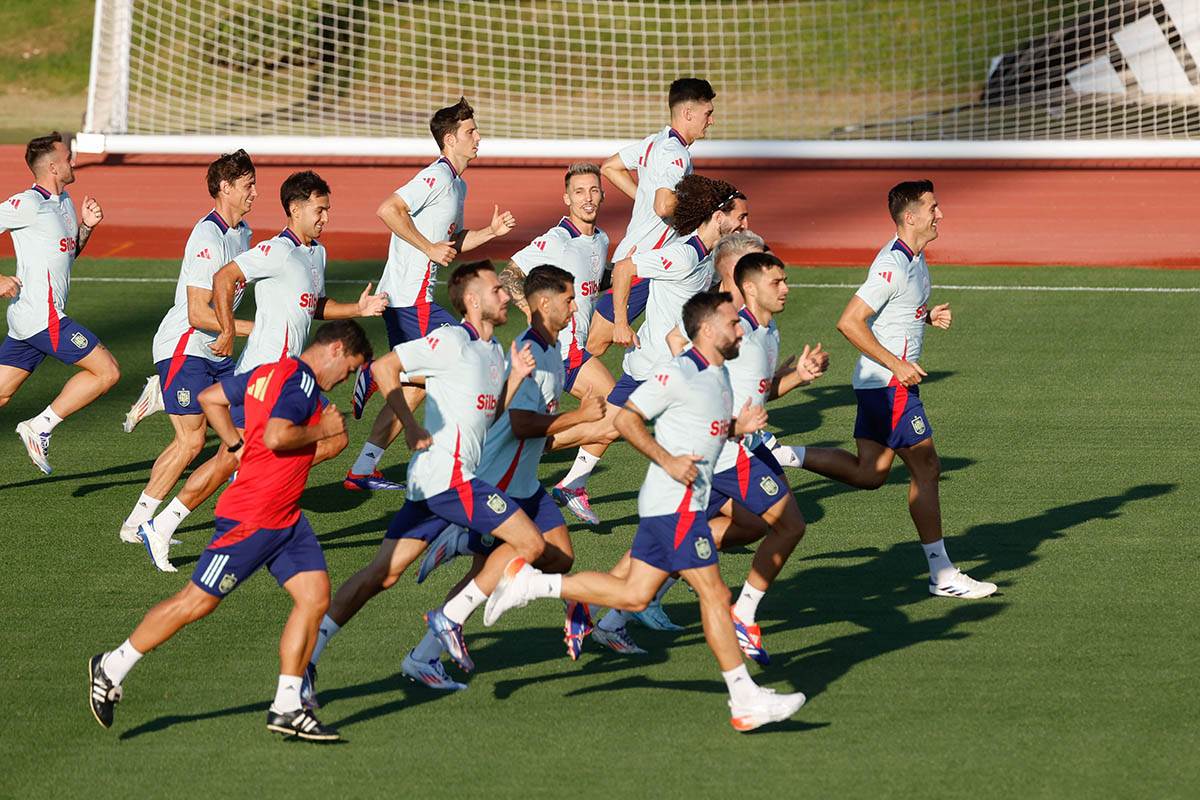Fudbal, Španija, trening (9).jpg