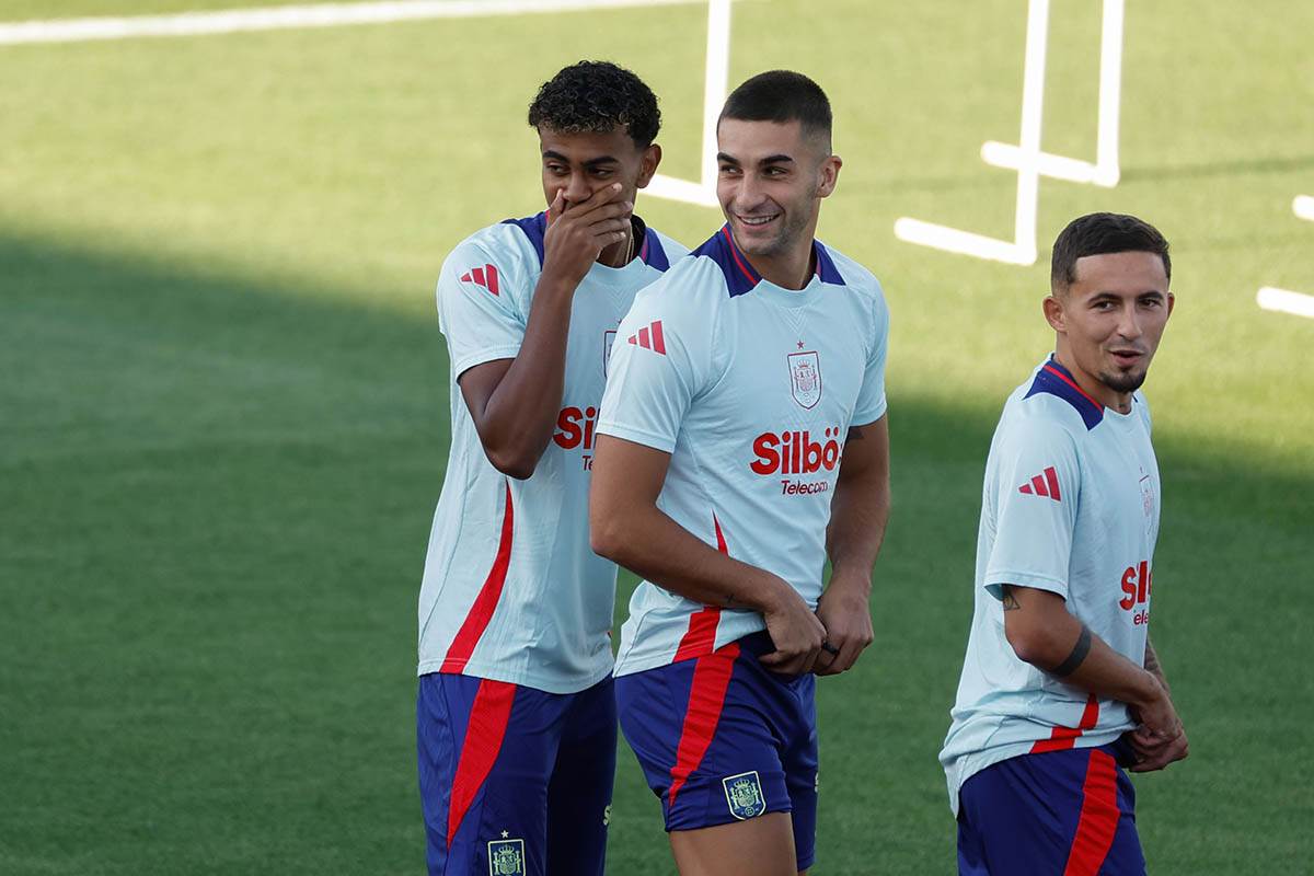 Fudbal, Španija, trening (11).jpg