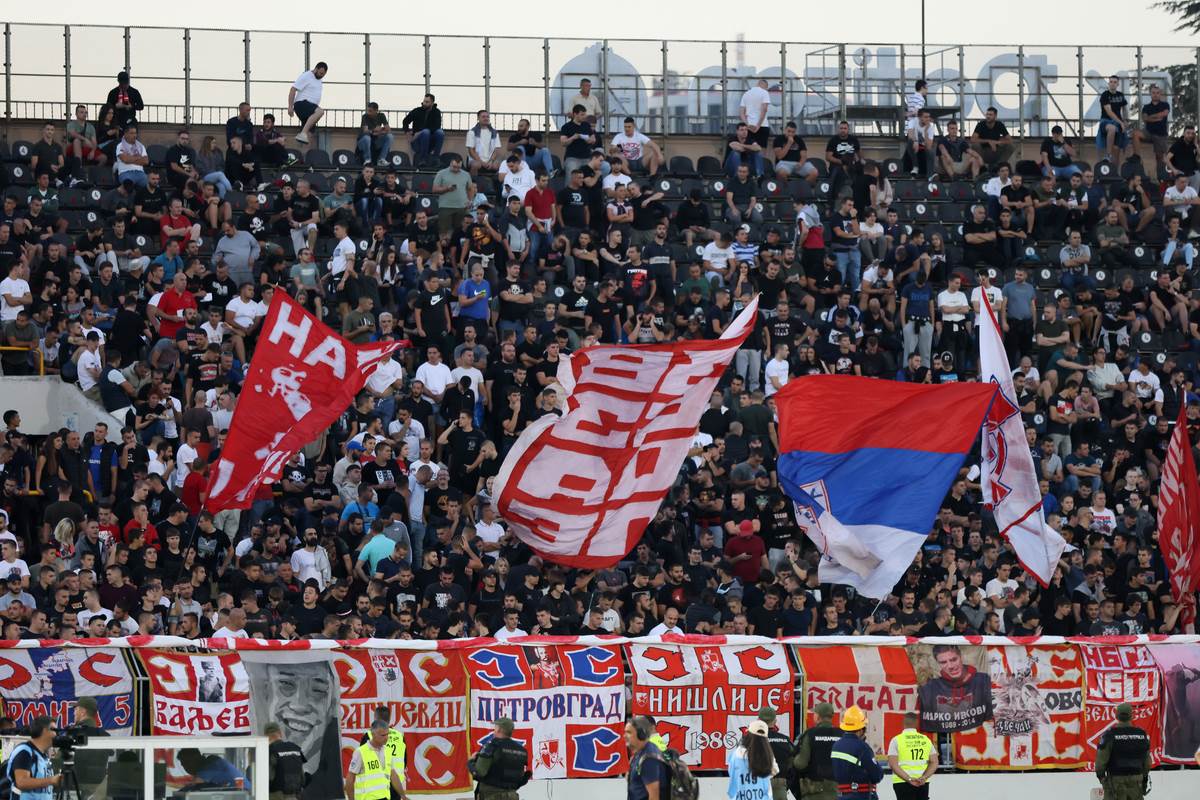 Zvezdan Terzić slao poljupce iz lože u derbiju