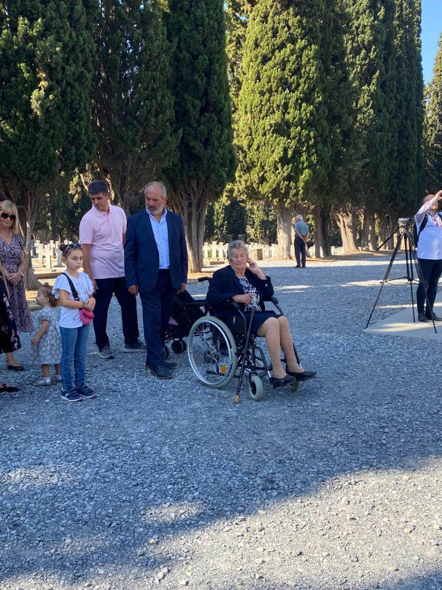 Deda Đorđe dobija bistu na Zejtinliku ceremonija uživo