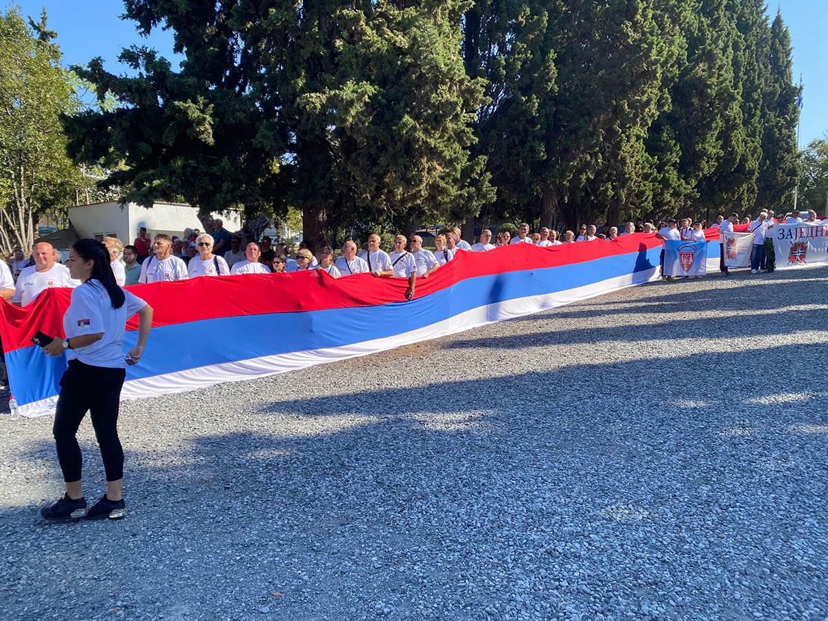 Deda Đorđe dobija bistu na Zejtinliku ceremonija uživo