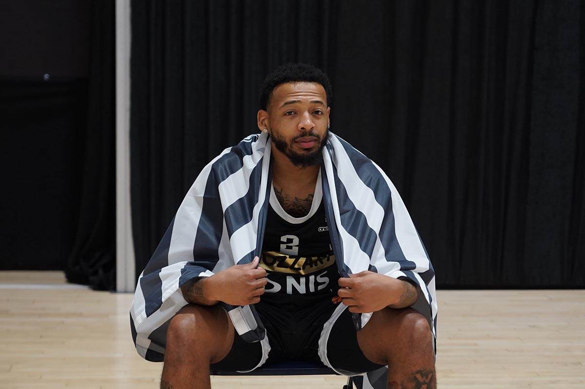 Karlik Džouns (5).jpg