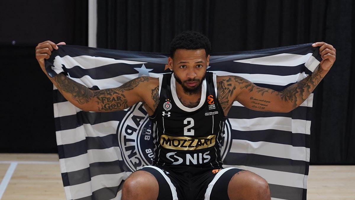 Karlik Džouns (9).jpg