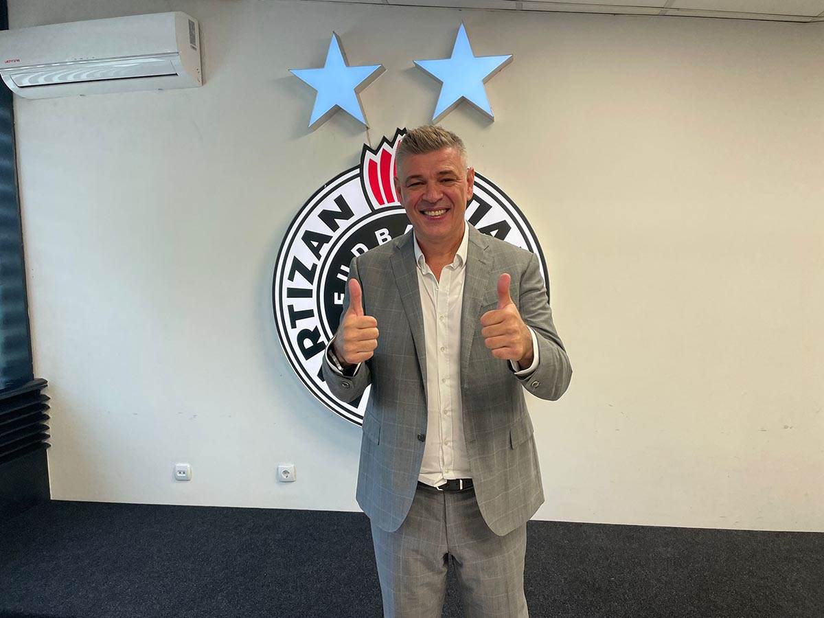 Savo Milošević konferencija (2).jpg