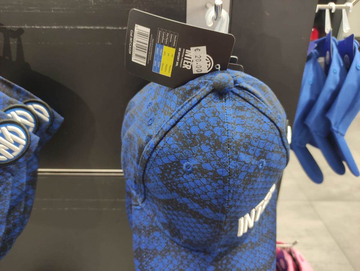 Fan shop Intera i Milana (5).jpg