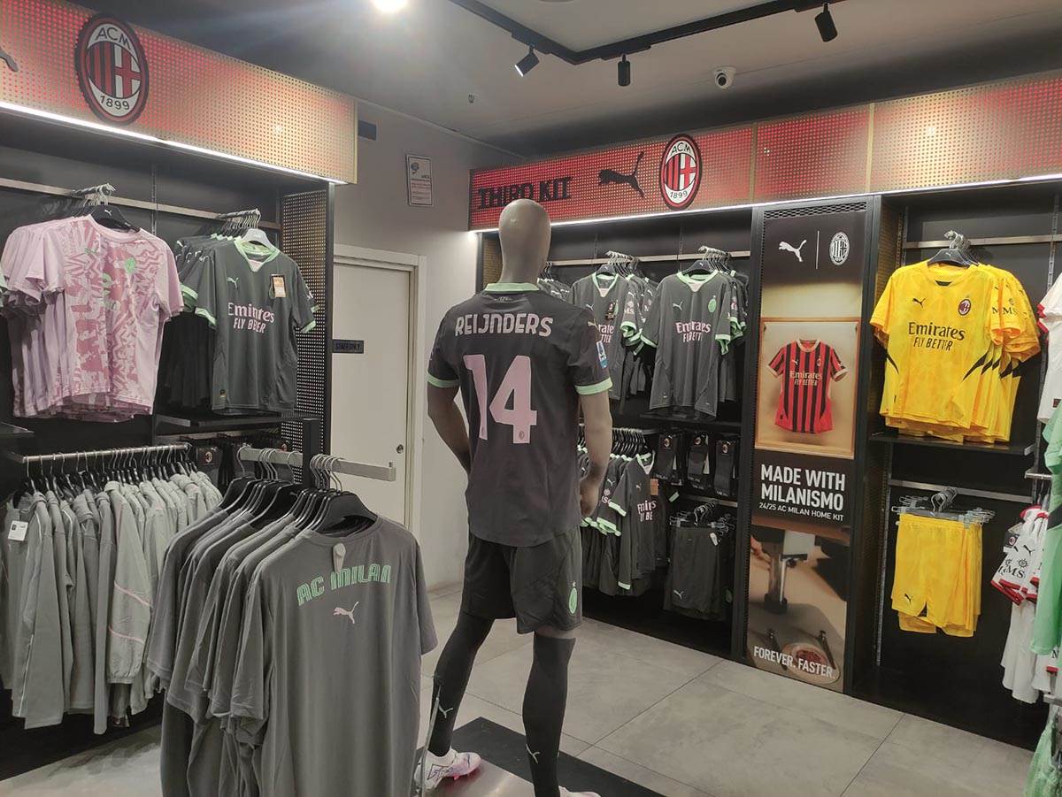 Fan shop Intera i Milana (7).jpg