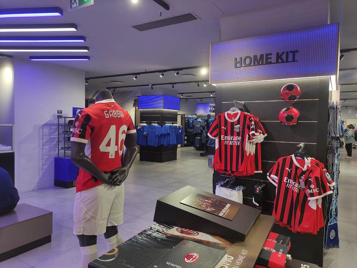 Fan shop Intera i Milana (8).jpg