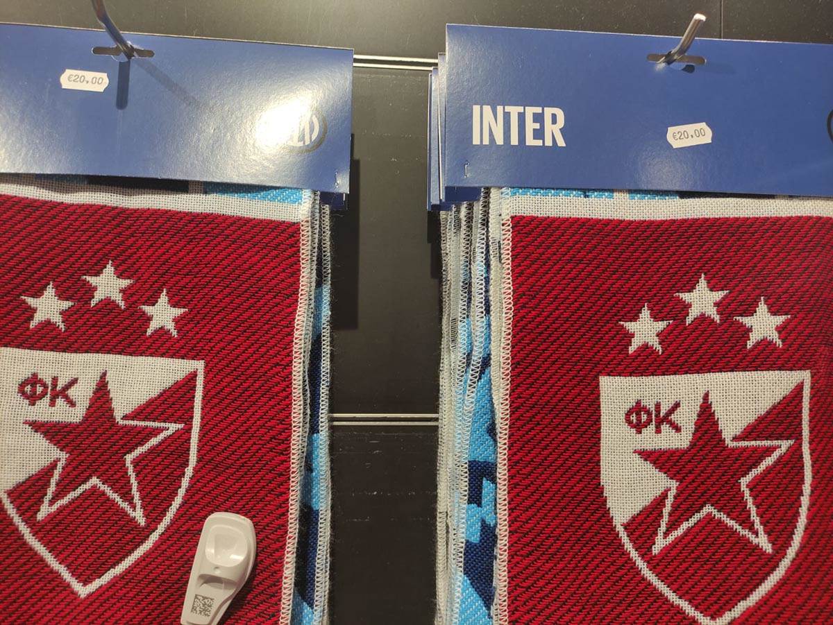 Fan shop Intera i Milana (12).jpg