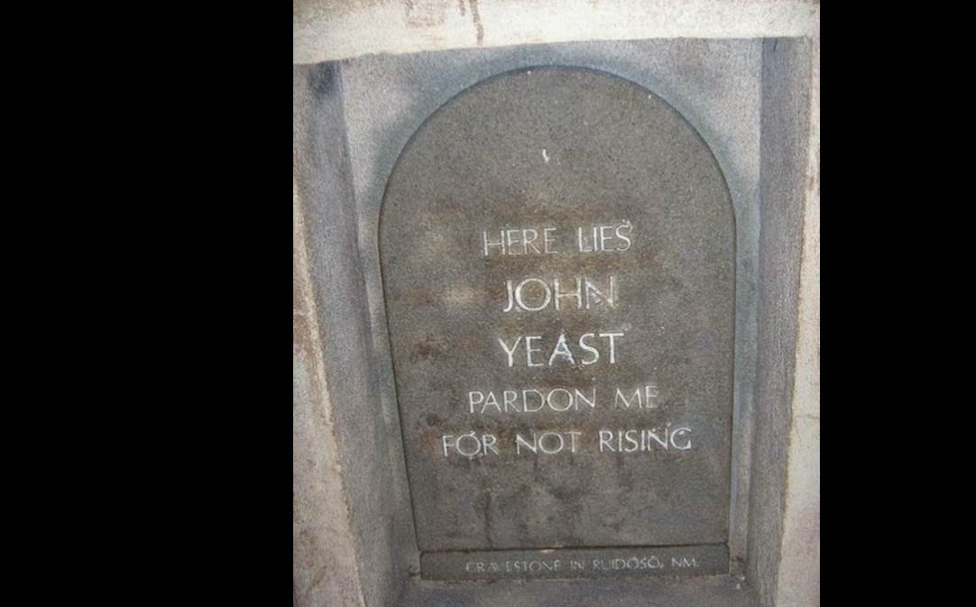 Urnebesni natpisi na spomenicima