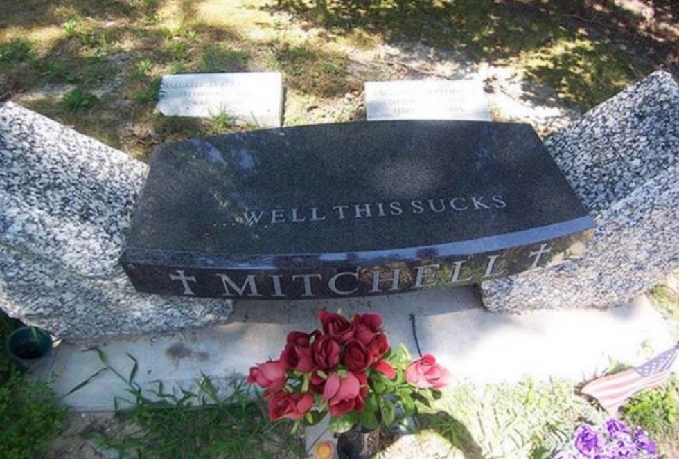 Urnebesni natpisi na spomenicima