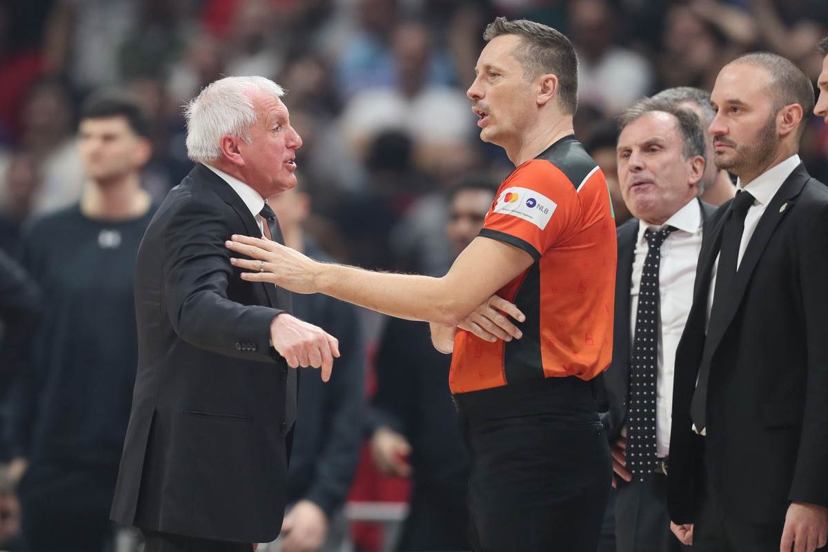 Saša Pukl i Željko Obradović u razgovoru na utakmici Partizana