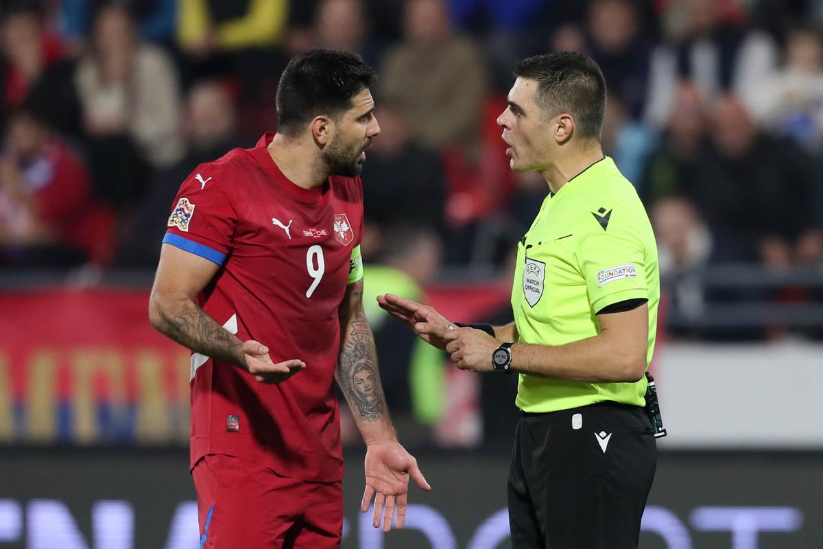 FSS zbog kazne UEFA objavio spisak zabranjenih stvari