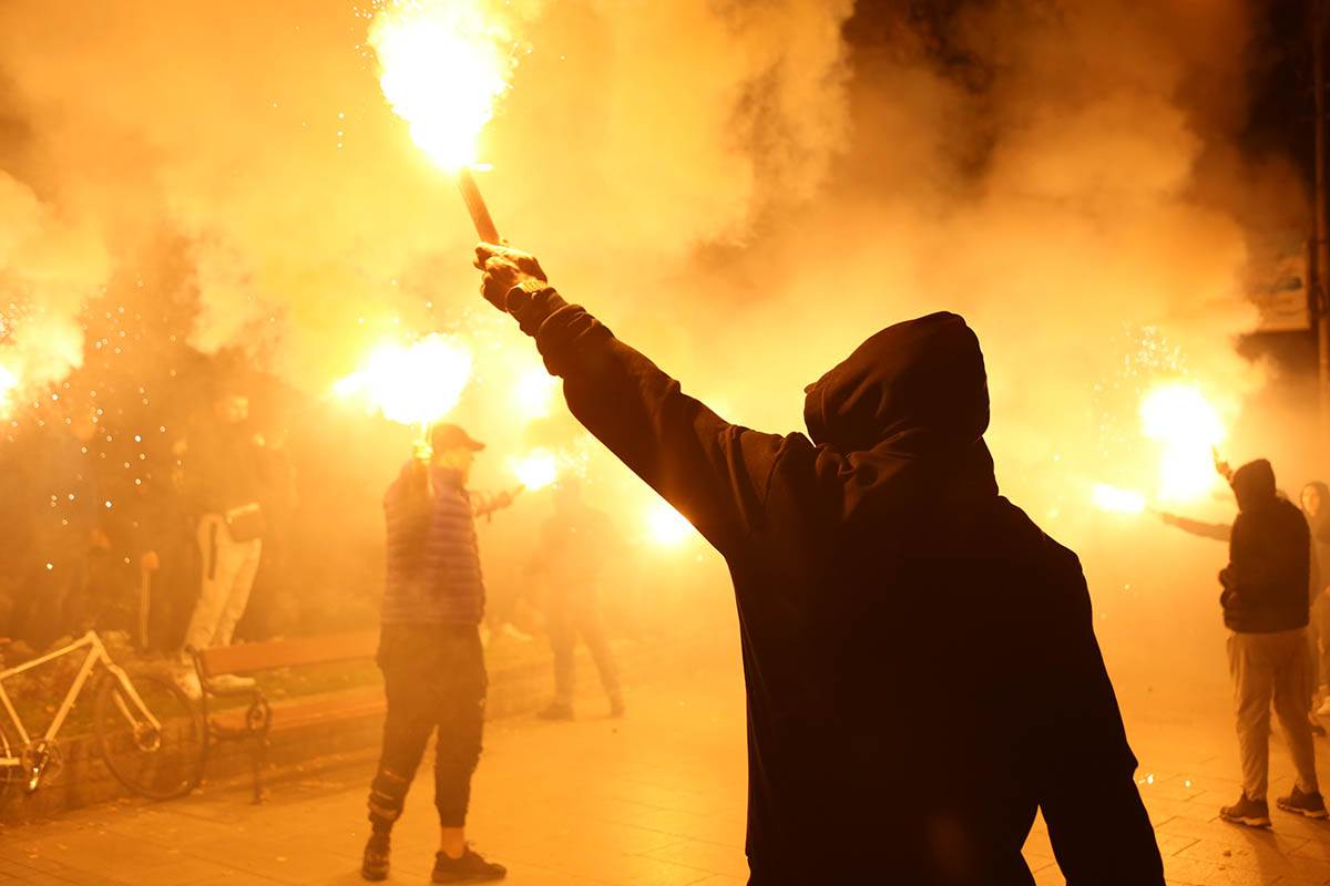 Novi Pazar protest navijača (3).jpg