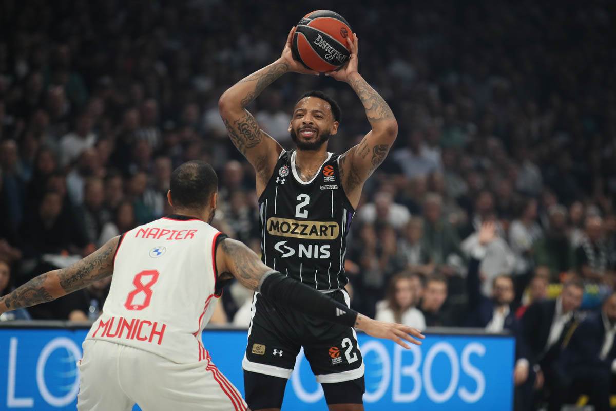 Partizan-Bajern (3).jpg