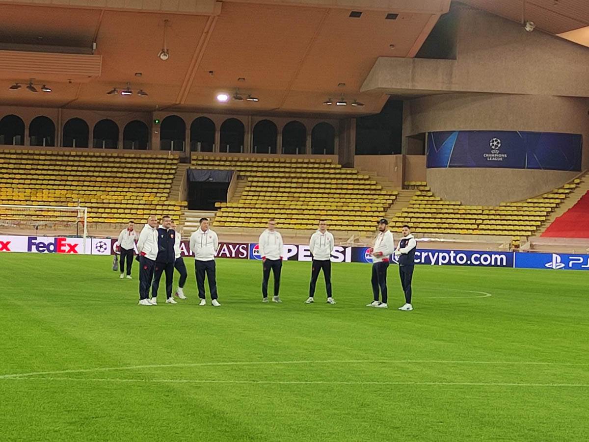 Šetnja fudbalera Crvene zvezde u Monaku (7).jpg