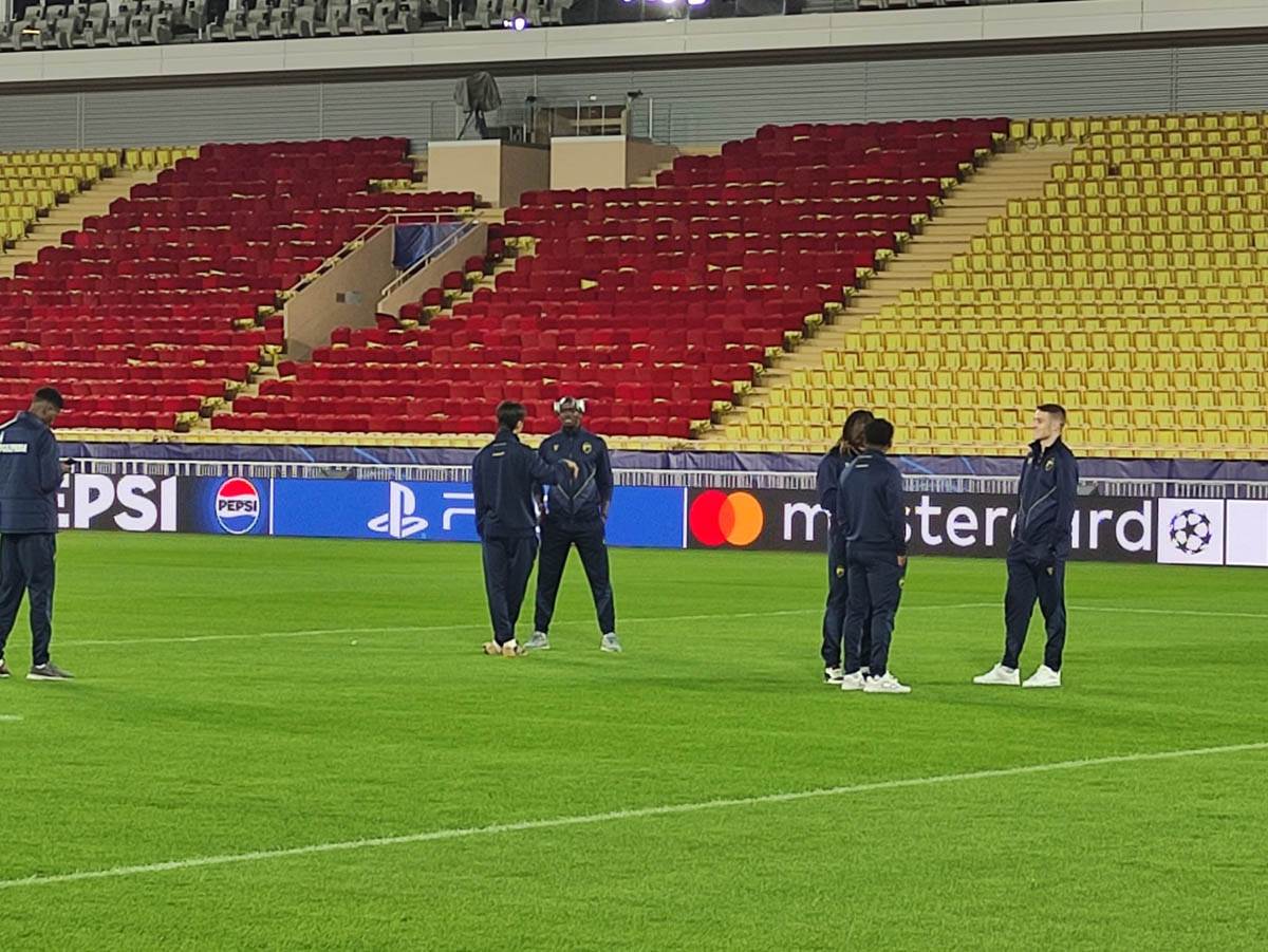 Šetnja fudbalera Crvene zvezde u Monaku (8).jpg