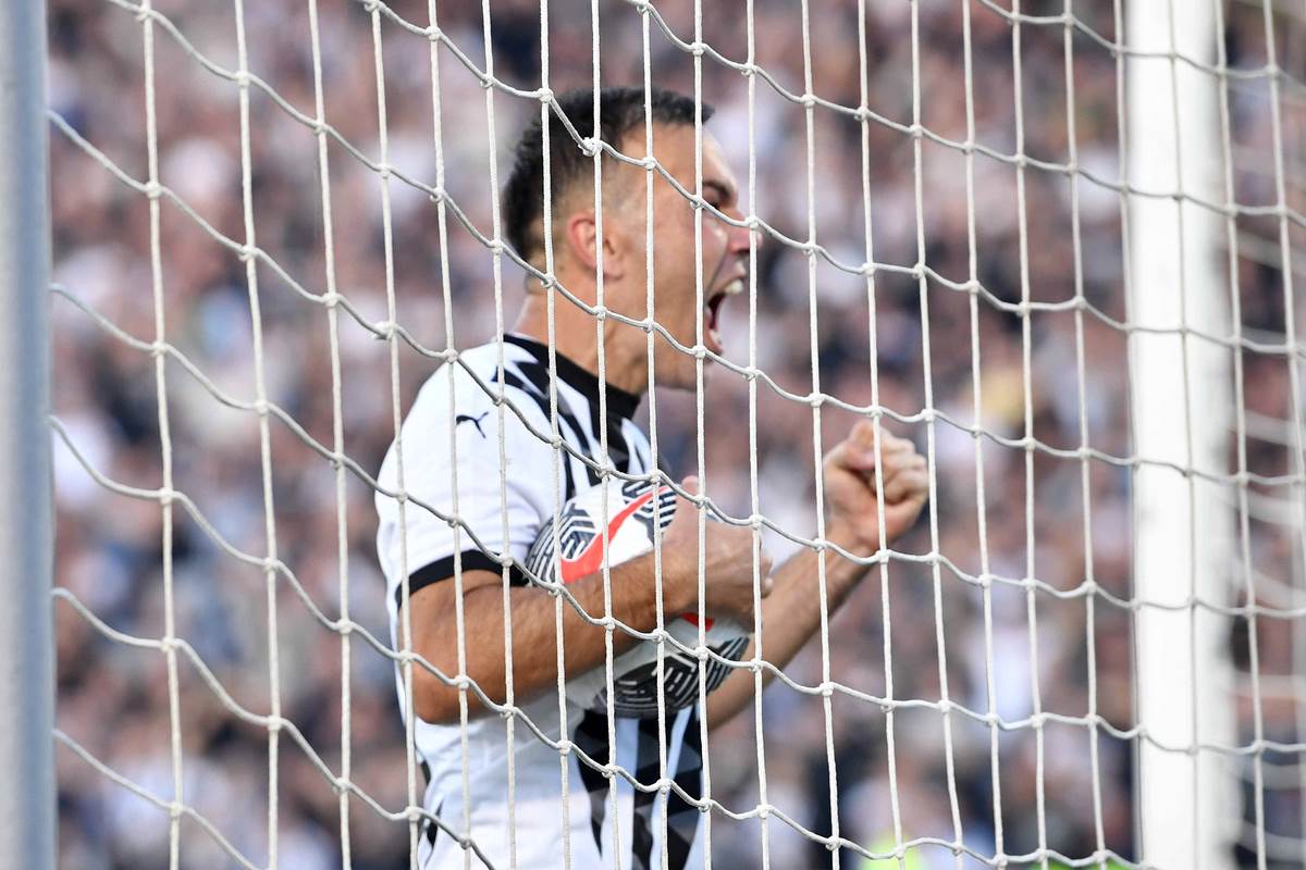 Aleksandar Filipović posle pobede Partizana nad Čukaričkim