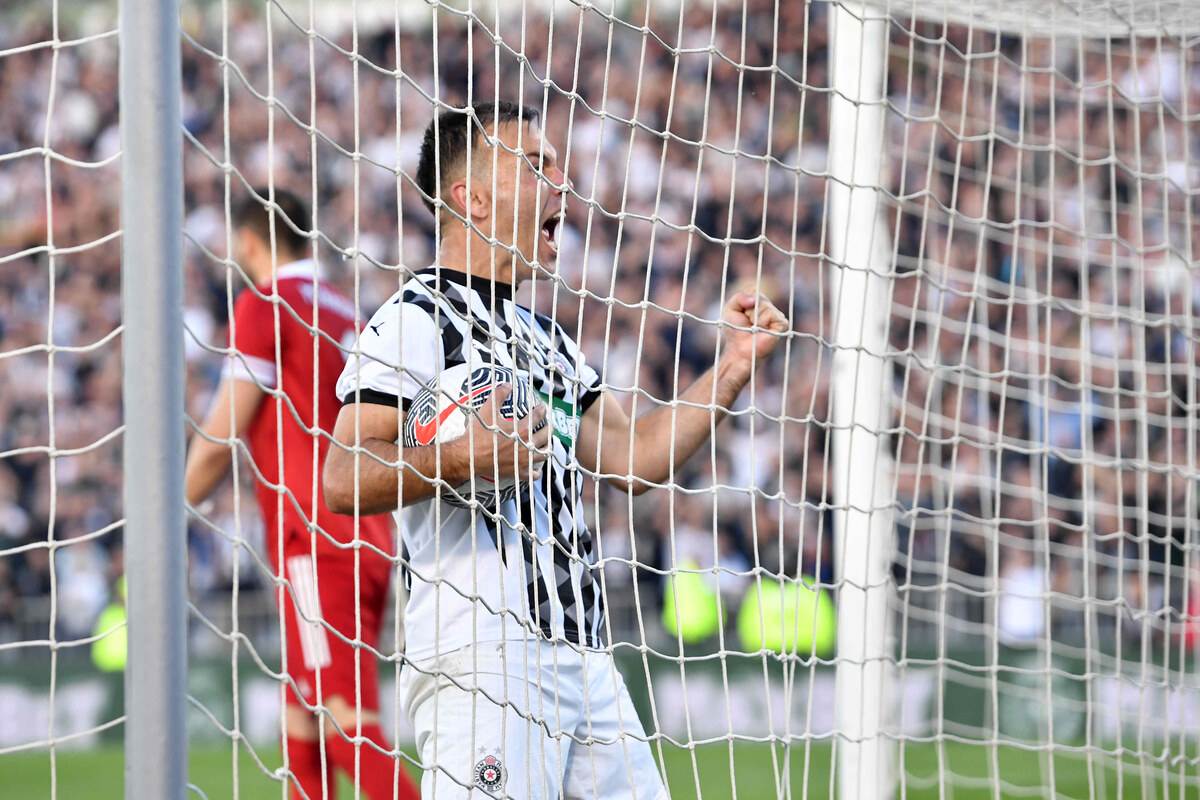 Aleksandar Filipović posle pobede Partizana nad Čukaričkim