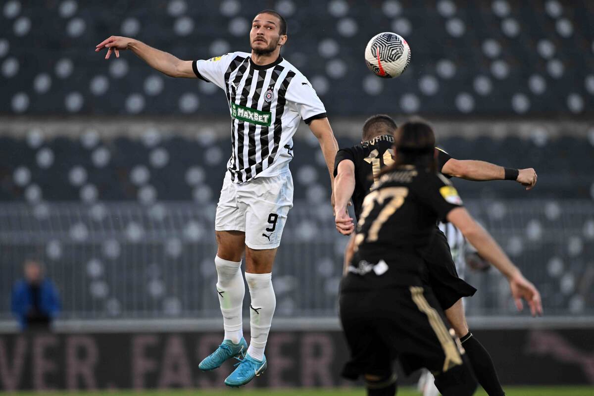 Aleksandar Filipović posle pobede Partizana nad Čukaričkim