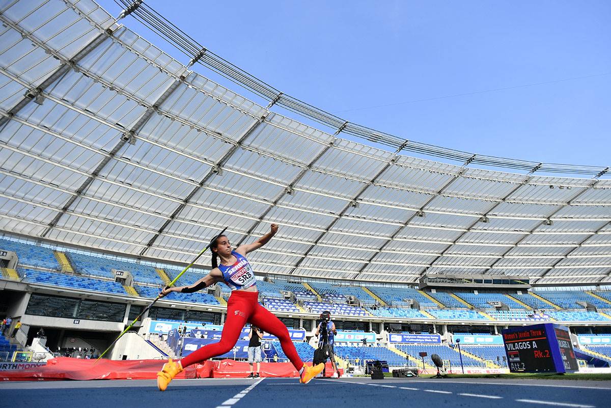 Adriana Vilagoš baca koplje na takmičenju