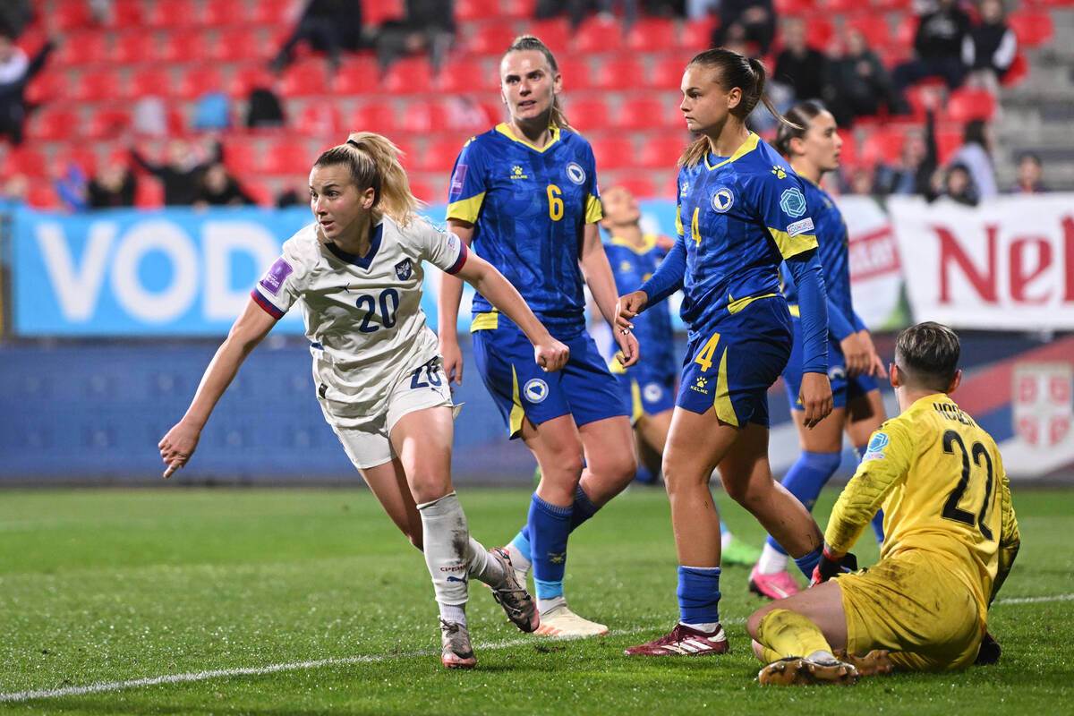 fudbalerke zenske reprezentacije Srbije protiv Bosne i Hercegovine (2).jpg