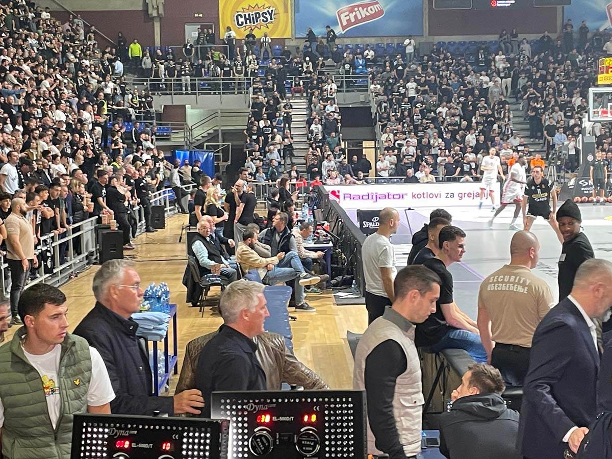 Bastijan Švajštajger u Areni na utakmici Partizan Monako  (2).jpeg