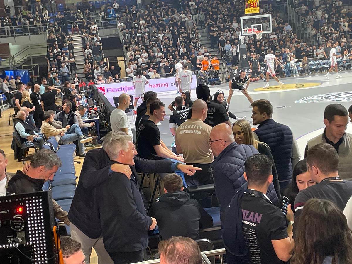 Bastijan Švajštajger u Areni na utakmici Partizan Monako  (4).jpeg