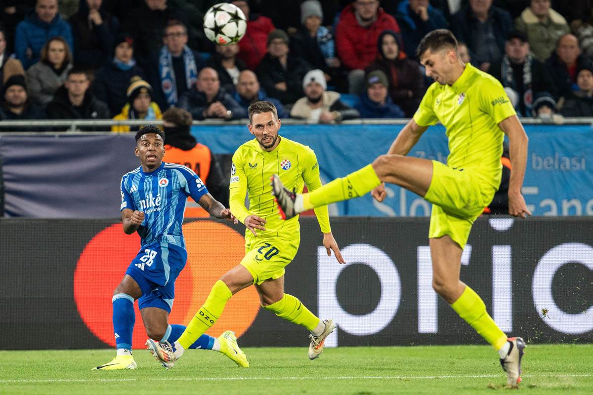 Slovan Bratislava vs Dinamo Zagreb  (14).jpg