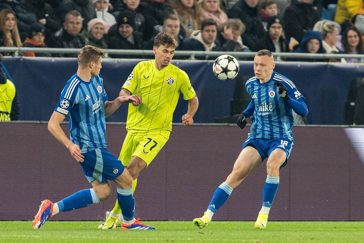 Slovan Bratislava vs Dinamo Zagreb  (19).jpg