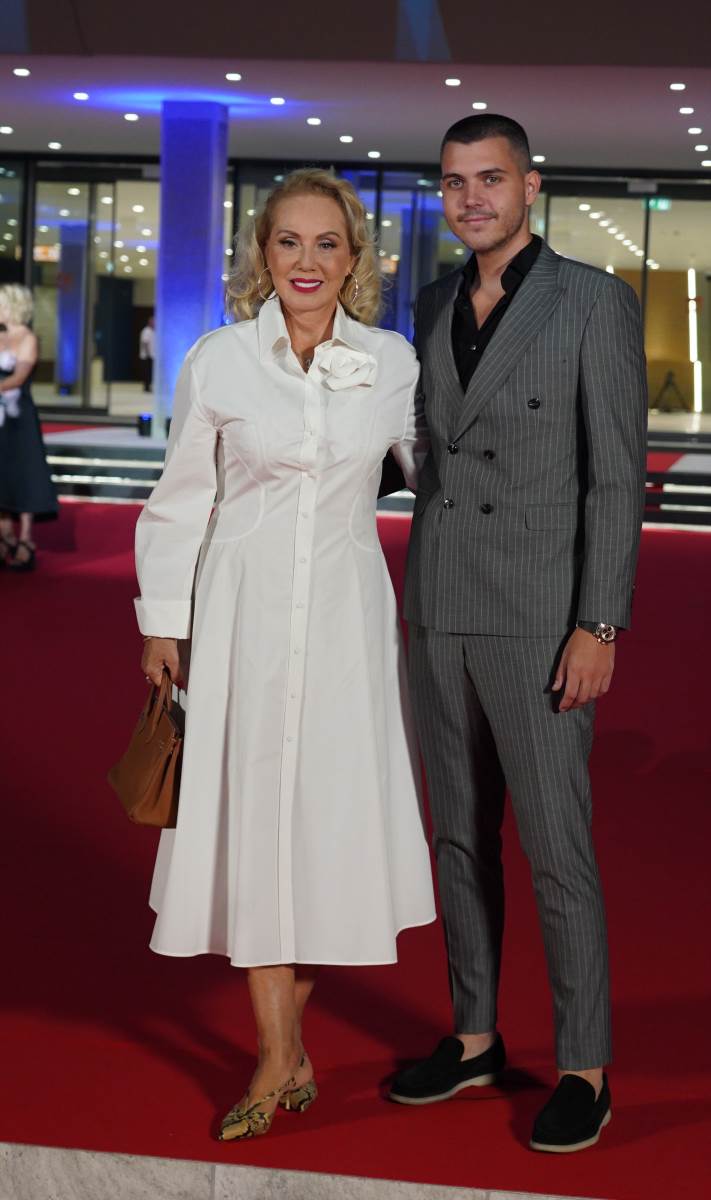 Lepa Brena, Viktor Živojinović