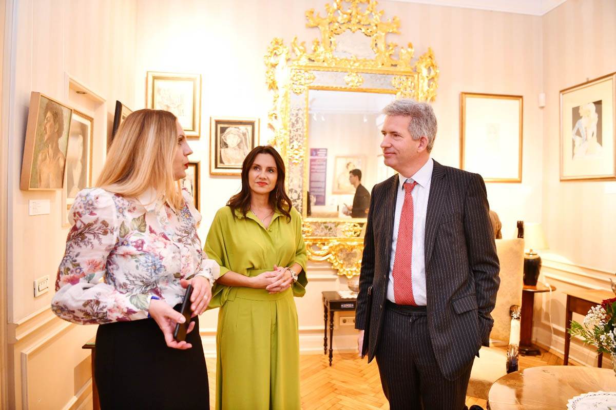 6 ambasador Ujedinjenog kraljevstva, koautorke izložbe Branka Conić i Gordana Bekčić.jpg