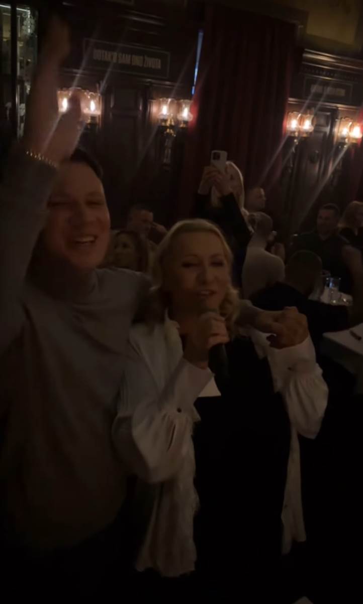 Relja Popović i Nikolija na nastupu Vesne Zmijanac