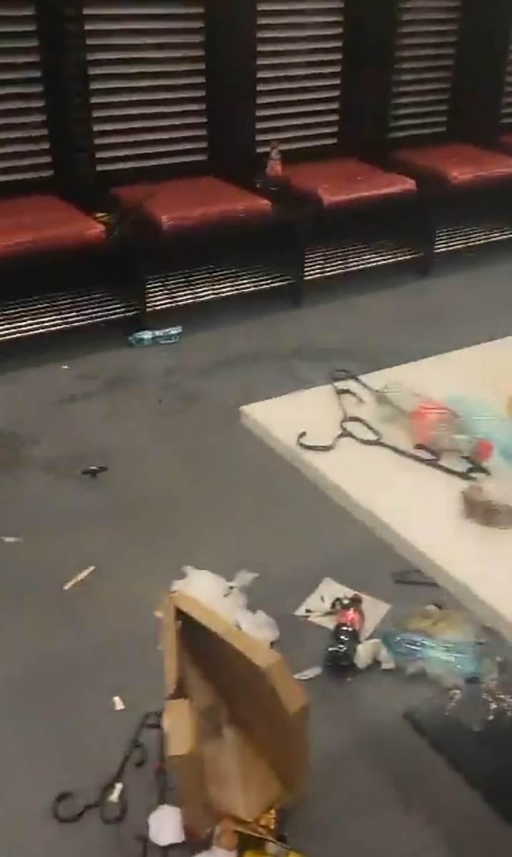 smeće u svlačionicama  (4).jpg