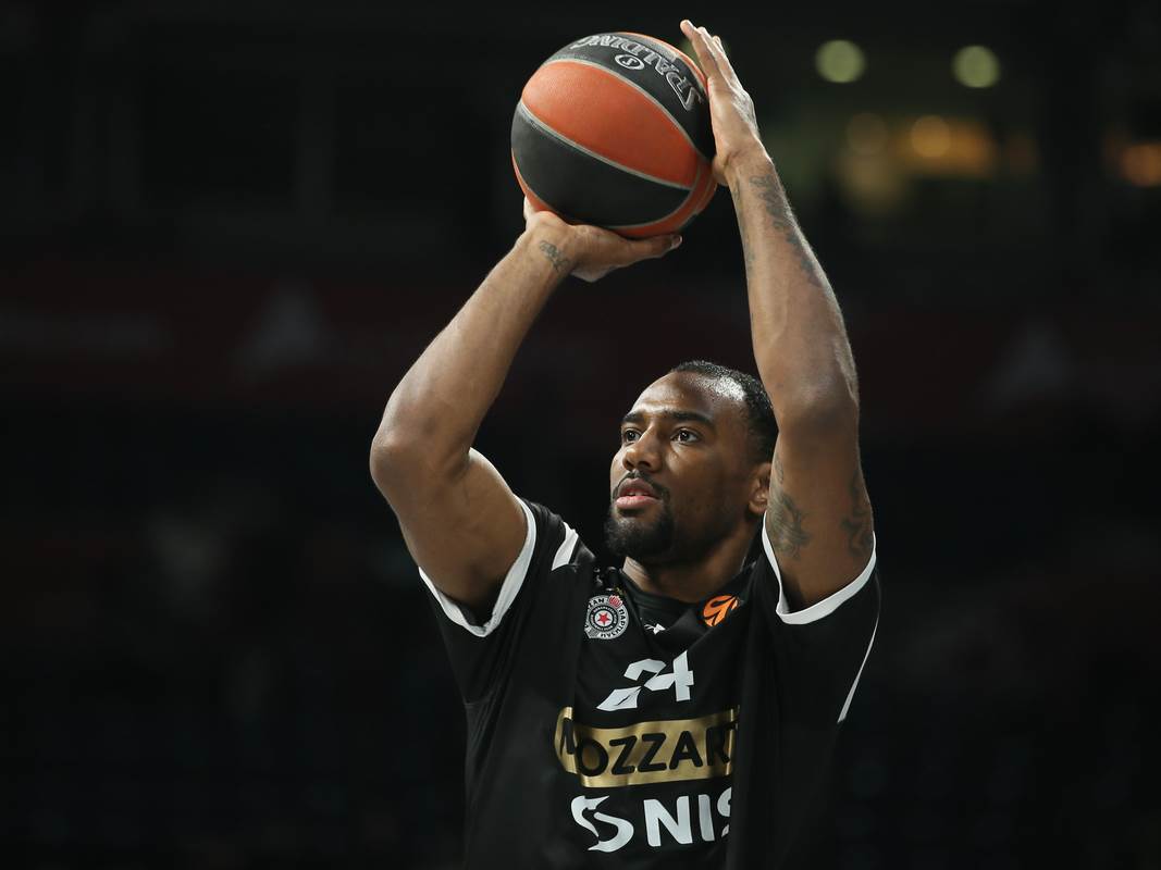 Ajzea Majk ide iz Partizana zbog Džabarija Parkera