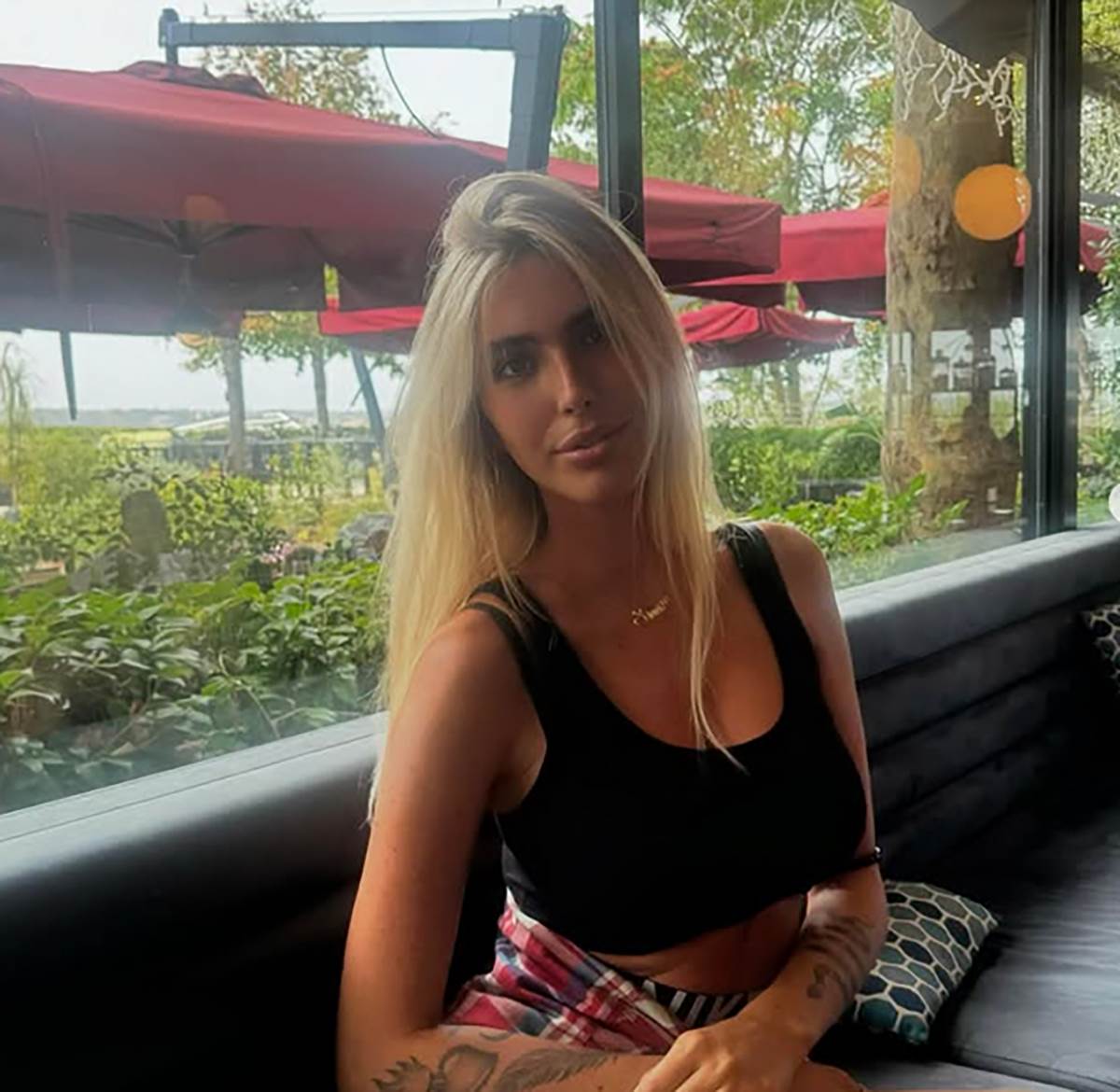 viki mihajlović  (3).png